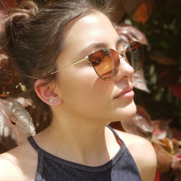 GOLD CAT EYE MIRRORED SUNGLASSES GOLD LENS - Picture 3 of 5